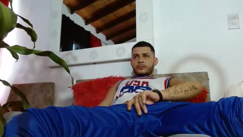 sebasmontoya 777 online show from 10-01-25, 05:41