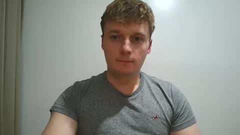 Snapshot of tomsky2703 chatting on 11-20-25, 05:45 tomsky2703 online show from 11-20-25, 05:45