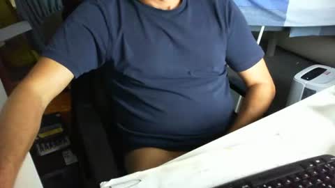 Tom online show from 10-27-25, 01:37