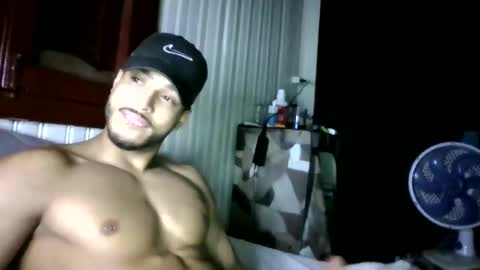 Snapshot of tomtresor chatting on 11-11-25, 04:56 tomtresor online show from 11-11-25, 04:56