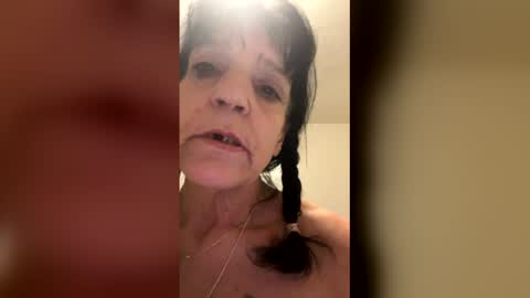 toni6967 online show from 12-04-25, 04:22