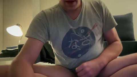 Snapshot of tonisun chatting on 09-12-25, 10:21 tonisun online show from 09-12-25, 10:21