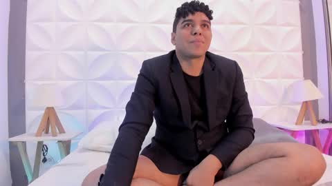 Snapshot of tony_rios_ chatting on 11-16-25, 05:57 tony online show from 11-16-25, 05:57