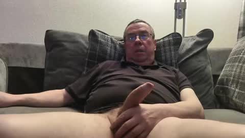 Snapshot of tonyhandjob chatting on 12-21-24, 10:28 tonyhandjob online show from 12-21-24, 10:28