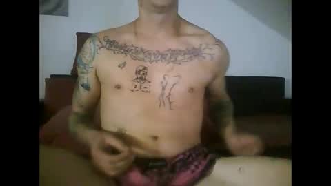 Snapshot of tonystrawberry chatting on 10-05-25, 12:53 tonystrawberry online show from 10-05-25, 12:53