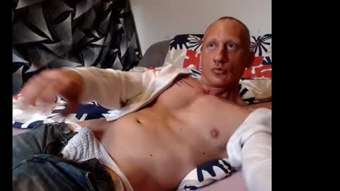 Snapshot of tonytony187 chatting on 11-29-25, 08:17 Osiris187 online show from 11-29-25, 08:17