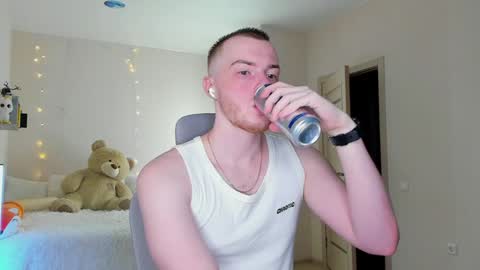 Snapshot of toohornyserj chatting on 12-17-24, 08:32 toohornyserj online show from 12-17-24, 08:32