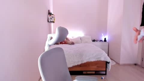 Snapshot of toohornyserj chatting on 02-24-25, 12:09 toohornyserj online show from 02-24-25, 12:09