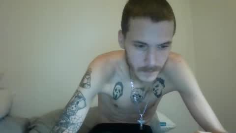 Snapshot of tootall803 chatting on 10-13-25, 04:18 TooTall803 online show from 10-13-25, 04:18