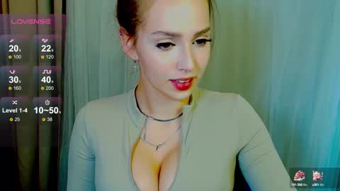 Snapshot of top_twins chatting on 01-21-25, 08:19 Yara online show from 01-21-25, 08:19