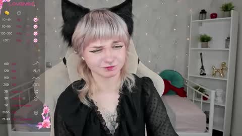 Tori online show from 10-22-25, 12:22