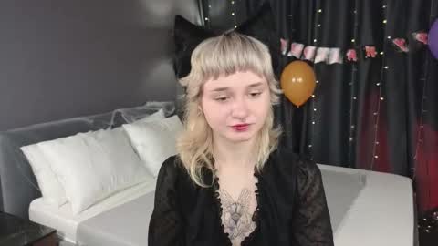 Tori online show from 10-30-25, 12:12