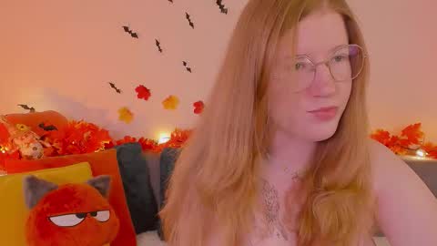 Snapshot of tori_the_witch chatting on 11-06-25, 08:15 Tori online show from 11-06-25, 08:15