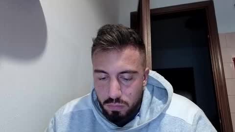 Snapshot of toro_arrapato chatting on 10-19-25, 03:23 toro_arrapato online show from 10-19-25, 03:23