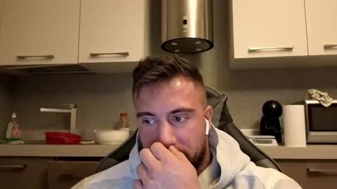 Snapshot of toro_arrapato chatting on 10-20-25, 03:56 toro_arrapato online show from 10-20-25, 03:56