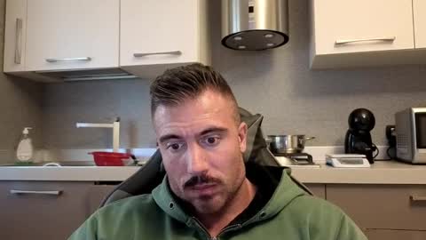 Snapshot of toro_arrapato chatting on 10-28-25, 01:03 toro_arrapato online show from 10-28-25, 01:03