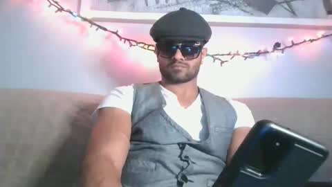 hassanfunn at g m  ail  only local and clean no males online show from 11-18-25, 10:47