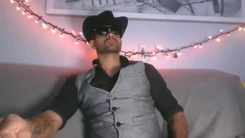 hassanfunn at g m  ail  only local and clean no males online show from 11-21-25, 11:36