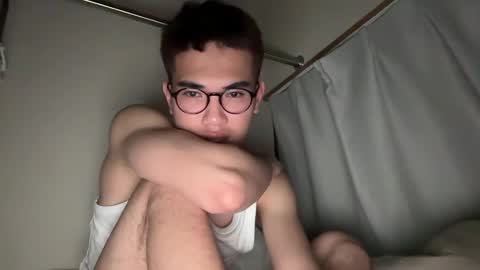 Snapshot of toshikaro0 chatting on 01-13-25, 04:19 Karo online show from 01-13-25, 04:19