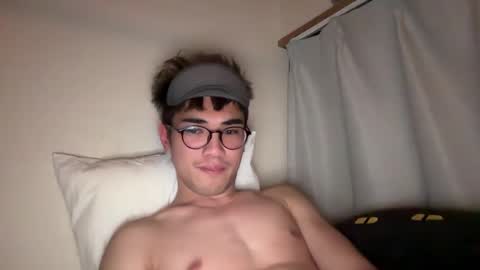 Snapshot of toshikaro0 chatting on 02-26-25, 05:39 Karo online show from 02-26-25, 05:39