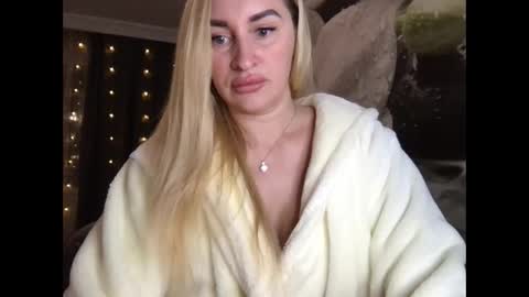 tosyna07555 online show from 01-08-25, 10:16