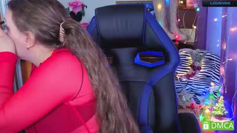 Snapshot of touch_m3 chatting on 12-18-25, 08:20 online show from 12-18-25, 08:20