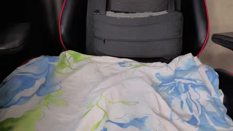 Snapshot of touch_me8 chatting on 10-23-25, 08:13 Arti online show from 10-23-25, 08:13