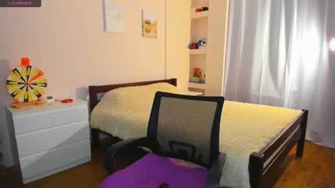 Ellina online show from 12-19-25, 09:00