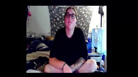 Toxiclove1311 online show from 12-02-25, 09:21