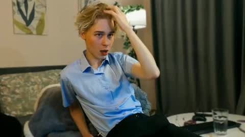 Max online show from 11-23-25, 01:00