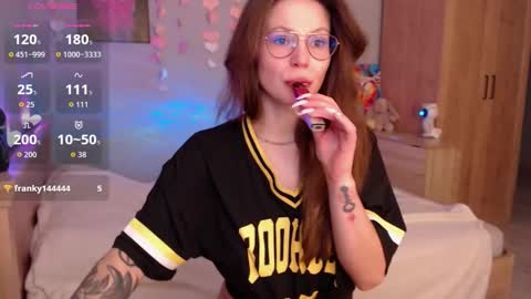 Snapshot of toxkiss chatting on 11-05-25, 05:29 toxkiss online show from 11-05-25, 05:29