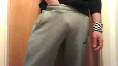 Snapshot of trackielad21 chatting on 09-22-25, 09:22 trackielad online show from 09-22-25, 09:22