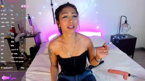 Snapshot of tracy_lambo chatting on 10-25-25, 03:18 tracy online show from 10-25-25, 03:18