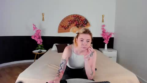 tracycurtis online show from 09-12-25, 05:40