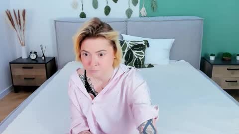 tracycurtis online show from 10-08-25, 05:38
