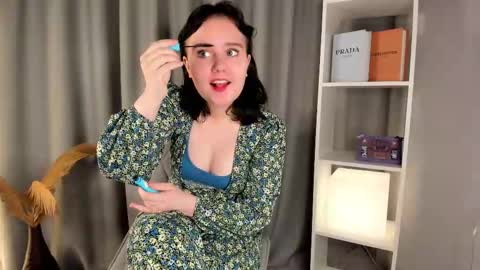 Snapshot of tracylilith chatting on 12-16-25, 01:27 Call me Tracy online show from 12-16-25, 01:27