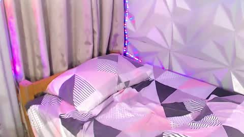 Gigi online show from 12-18-24, 01:05