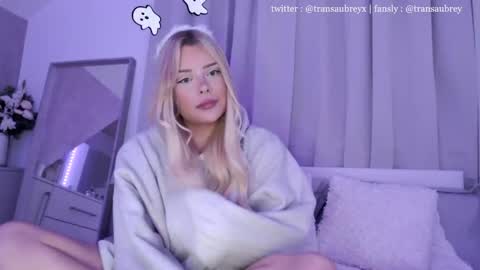 aubrey 3 online show from 10-16-25, 07:26