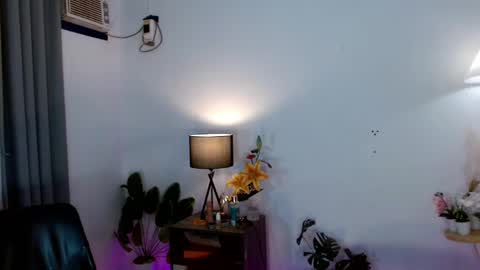 Selena the real cummer online show from 02-20-25, 10:37