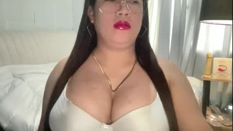 travelergirl online show from 10-15-25, 01:50