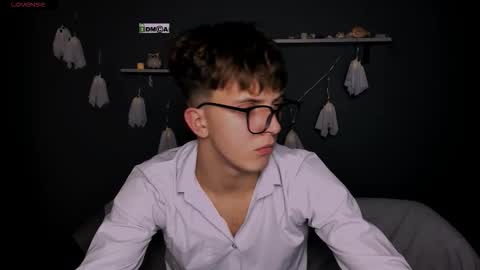 Travis online show from 10-29-25, 08:32