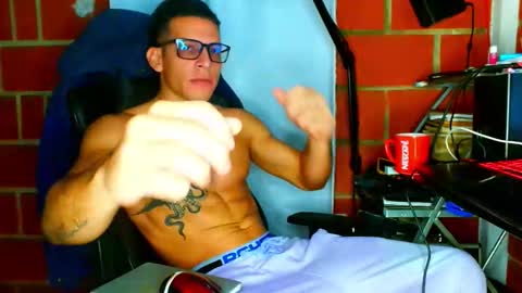 Snapshot of travisdiamonds chatting on 02-17-26, 11:40 TRAVIS. online show from 02-17-26, 11:40