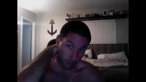 Snapshot of traviskenn chatting on 12-18-24, 12:40 TravisKenn online show from 12-18-24, 12:40