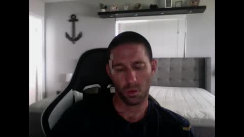 Snapshot of traviskenn chatting on 12-28-24, 06:40 TravisKenn online show from 12-28-24, 06:40