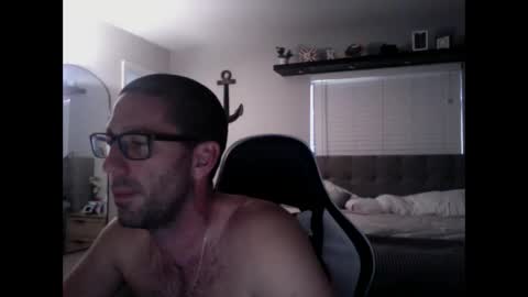 Snapshot of traviskenn chatting on 12-29-24, 07:53 TravisKenn online show from 12-29-24, 07:53
