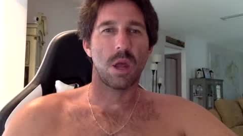 Snapshot of traviskenn chatting on 09-15-25, 06:52 TravisKenn online show from 09-15-25, 06:52