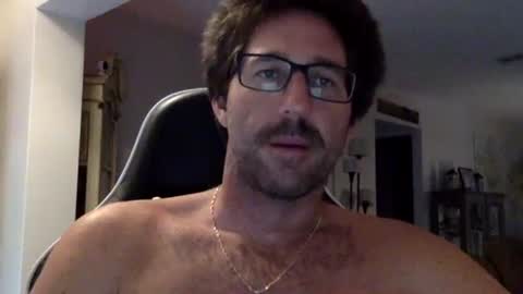 Snapshot of traviskenn chatting on 09-16-25, 11:33 TravisKenn online show from 09-16-25, 11:33