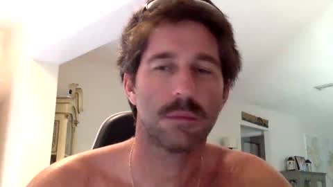 Snapshot of traviskenn chatting on 09-23-25, 11:57 TravisKenn online show from 09-23-25, 11:57