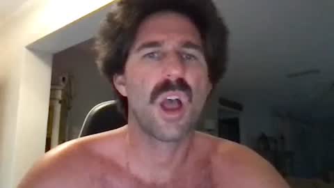 Snapshot of traviskenn chatting on 10-14-25, 11:33 TravisKenn online show from 10-14-25, 11:33