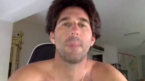 Snapshot of traviskenn chatting on 10-21-25, 06:08 TravisKenn online show from 10-21-25, 06:08